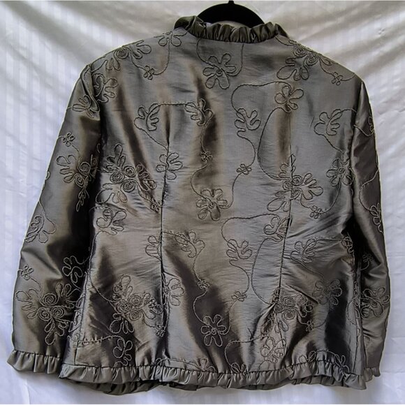J.R. Nites By Carol Lin Silver Gray Size 16 Embroidered Ruffle Trim Jacket - Picture 2 of 7